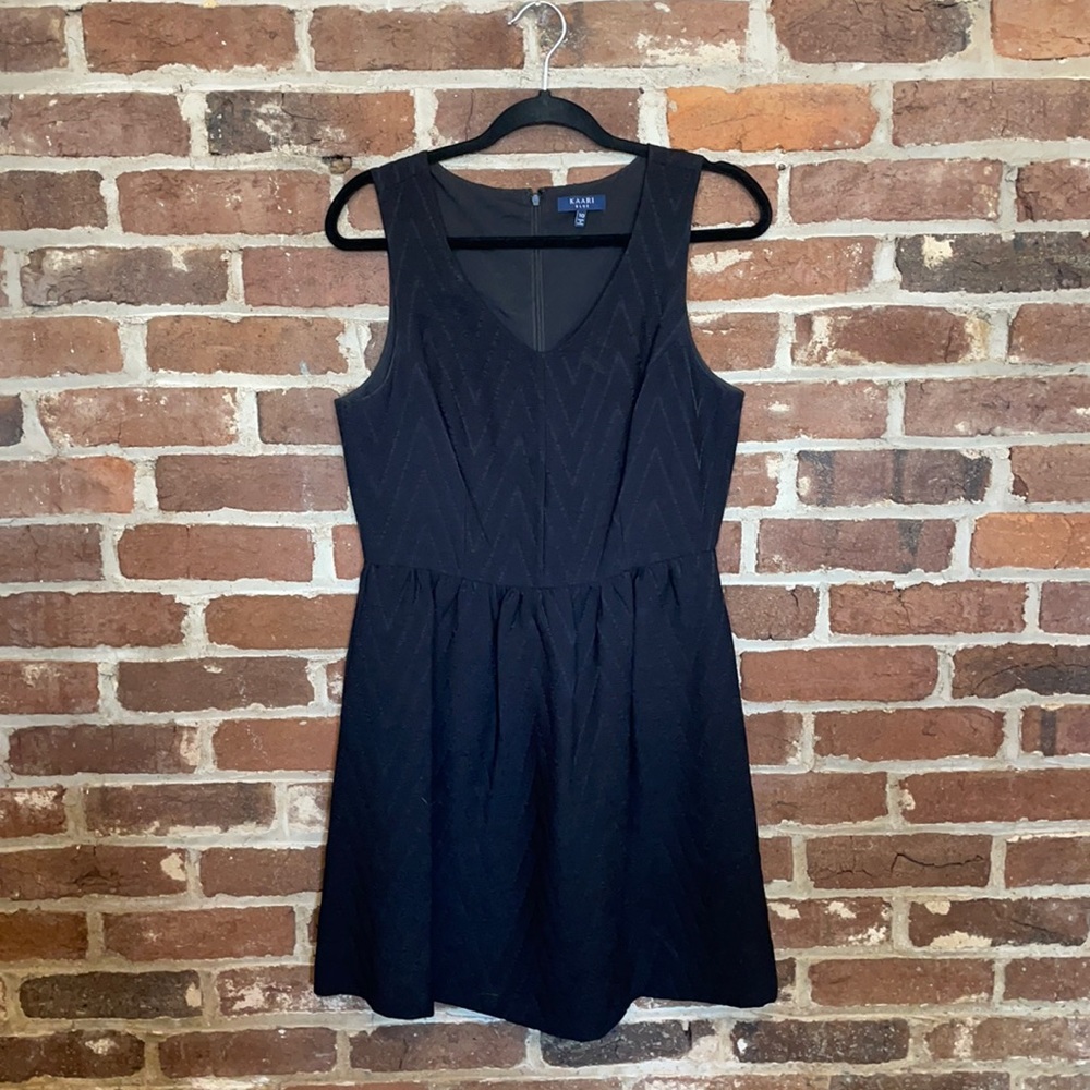 KAARI BLUE, size 10, black v neck dress with subtle pattern